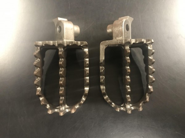 Yamaha YZ125 YZ250 1977-1982 YZ400 1978-1979 YZ465 1980-1981 YZ490 1982 PFR Wide Foot Pegs 