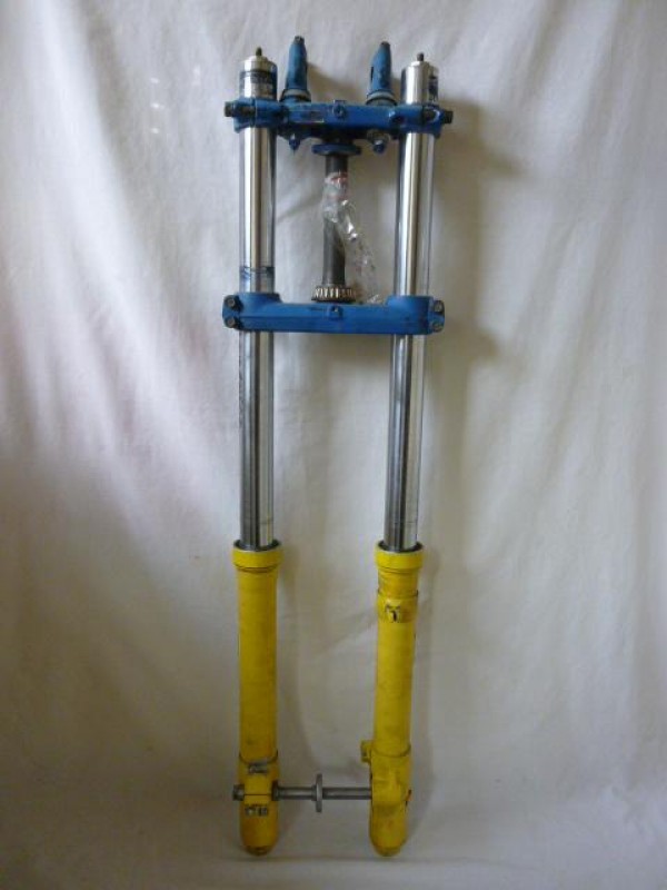 Suzuki RM500 1983-84 Forks And Triple Clamps